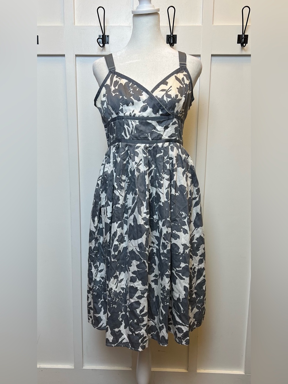 Carole Little Women's Sz 10 Cotton Fit Flare Pleated Dress Gray White Date Night